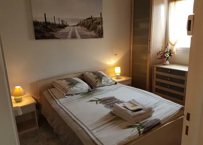 Maison Bernardo Naturist ホームステイ